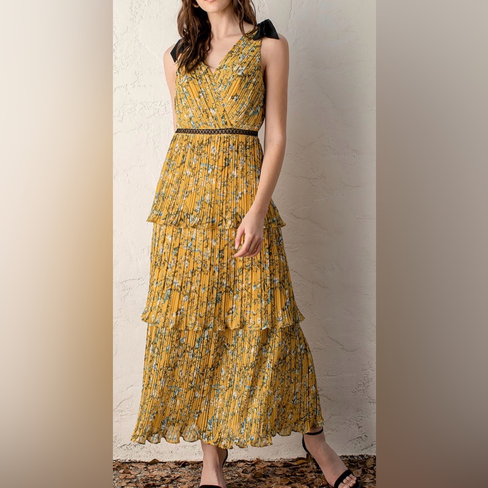 Tiered pleated floral dress